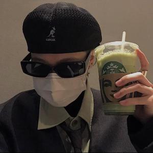 美女露出🐻让男生揉高潮全过程
