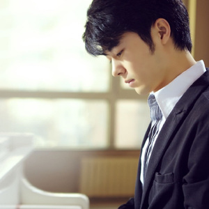 美女露出🐻让男生揉高潮全过程
